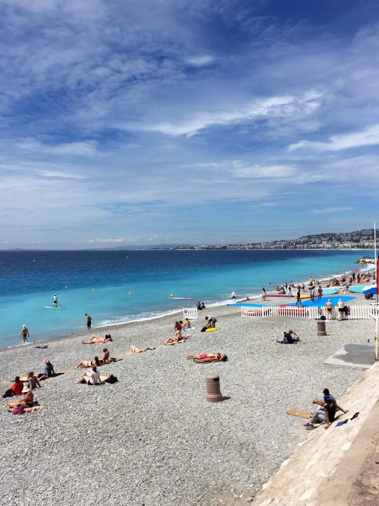 Praia pública em Nice