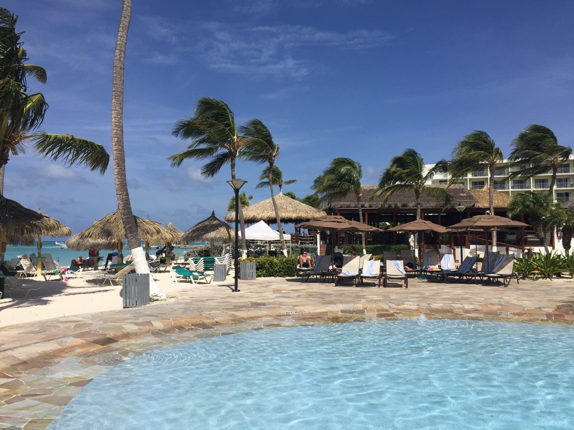 Piscina Holiday Inn Aruba