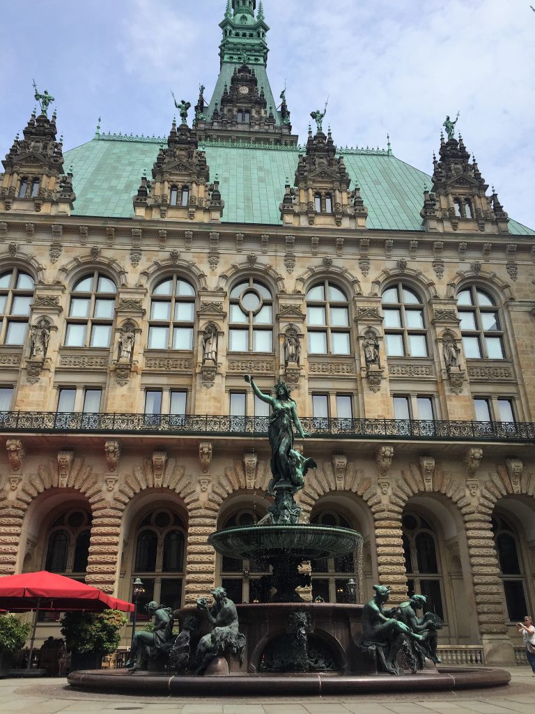 Pátio interno da Rathaus Hamburgo
