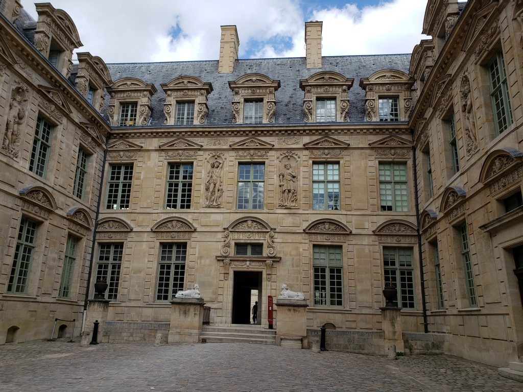 Hôtel de Sully Marais