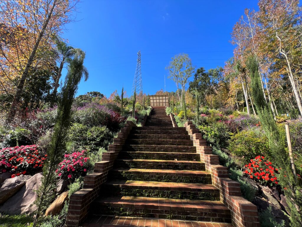 Escadaria da Torre Garden Park Gramado 