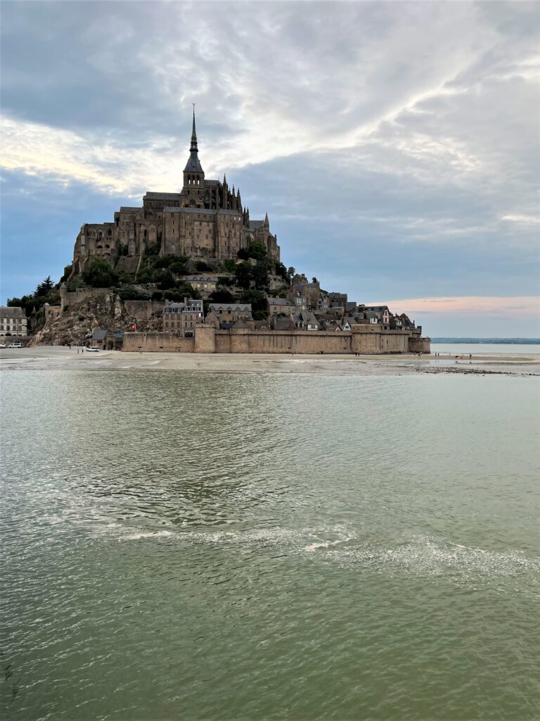 Mont-Saint-Michel maré alta