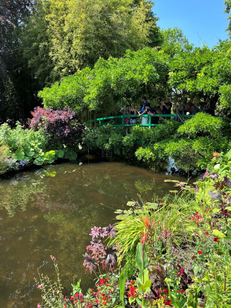 Ponte japonesa nos jardins de Monet